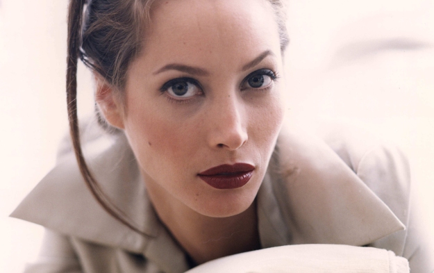 67449_christy_turlington2_122_520lo_R