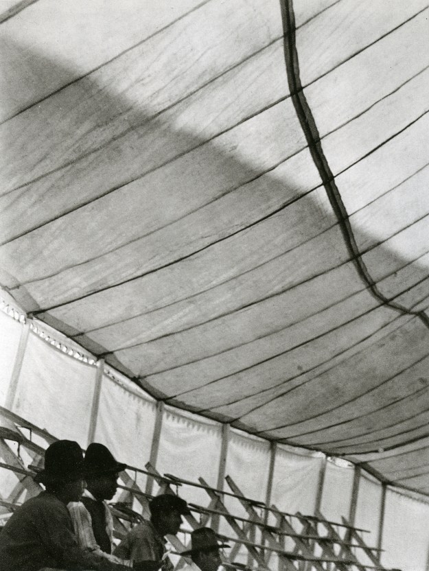 modotti_circus tent_1924