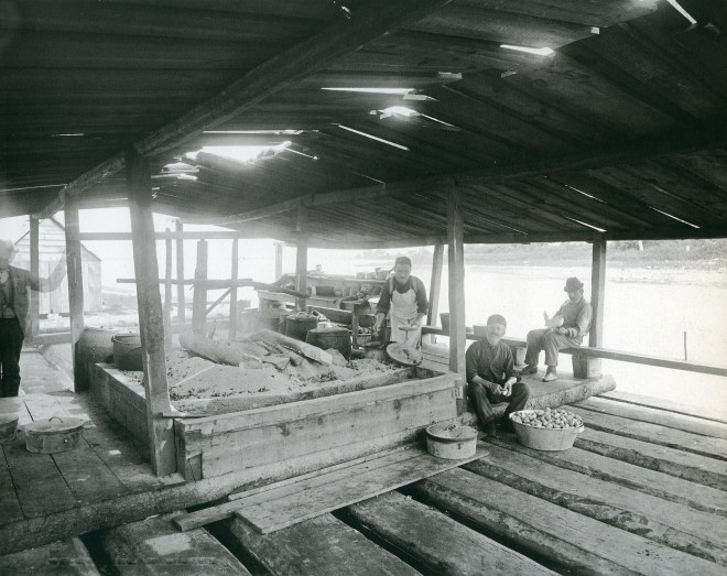 Notman_cook shanty on lumber raft, Ottawa River, c1897_pl135