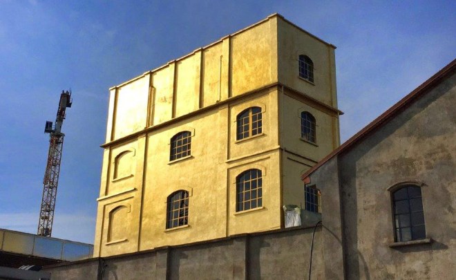 Urbanfile_Gilded-tower-Prada_R