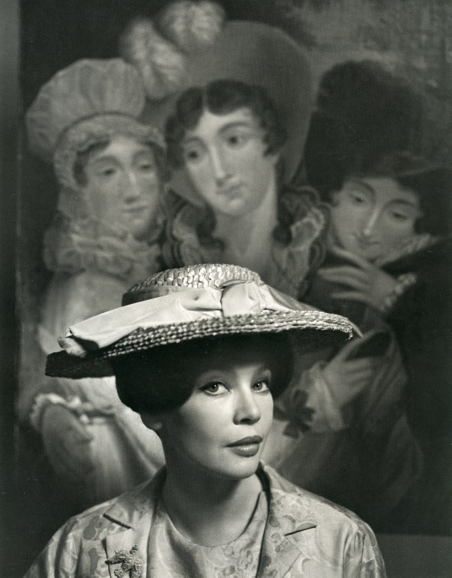 Karsh_Leslie Caron, 1963_p182