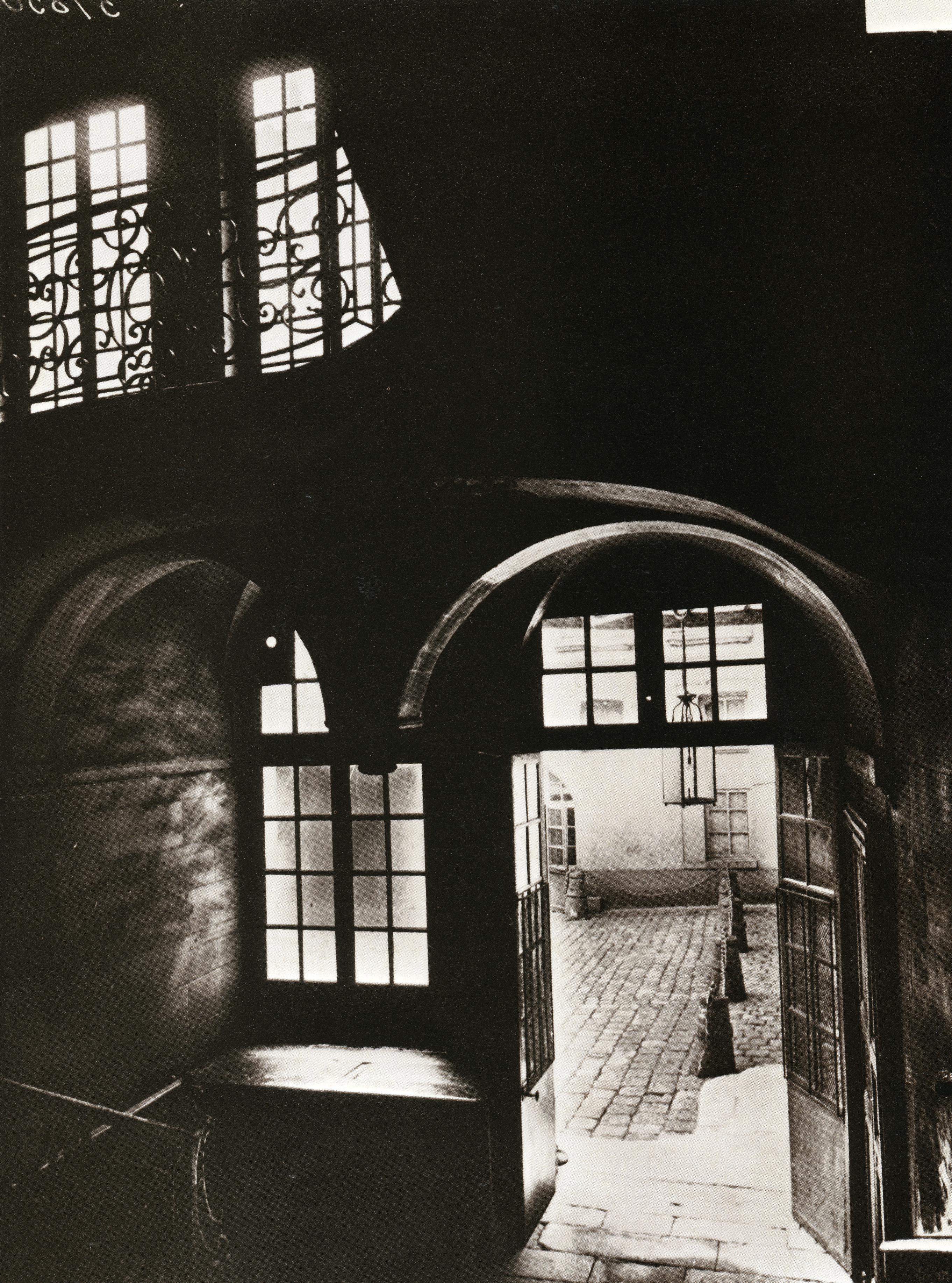 atget_Hôtel d'Argouges, 16, rue Séguier, escalier_p20