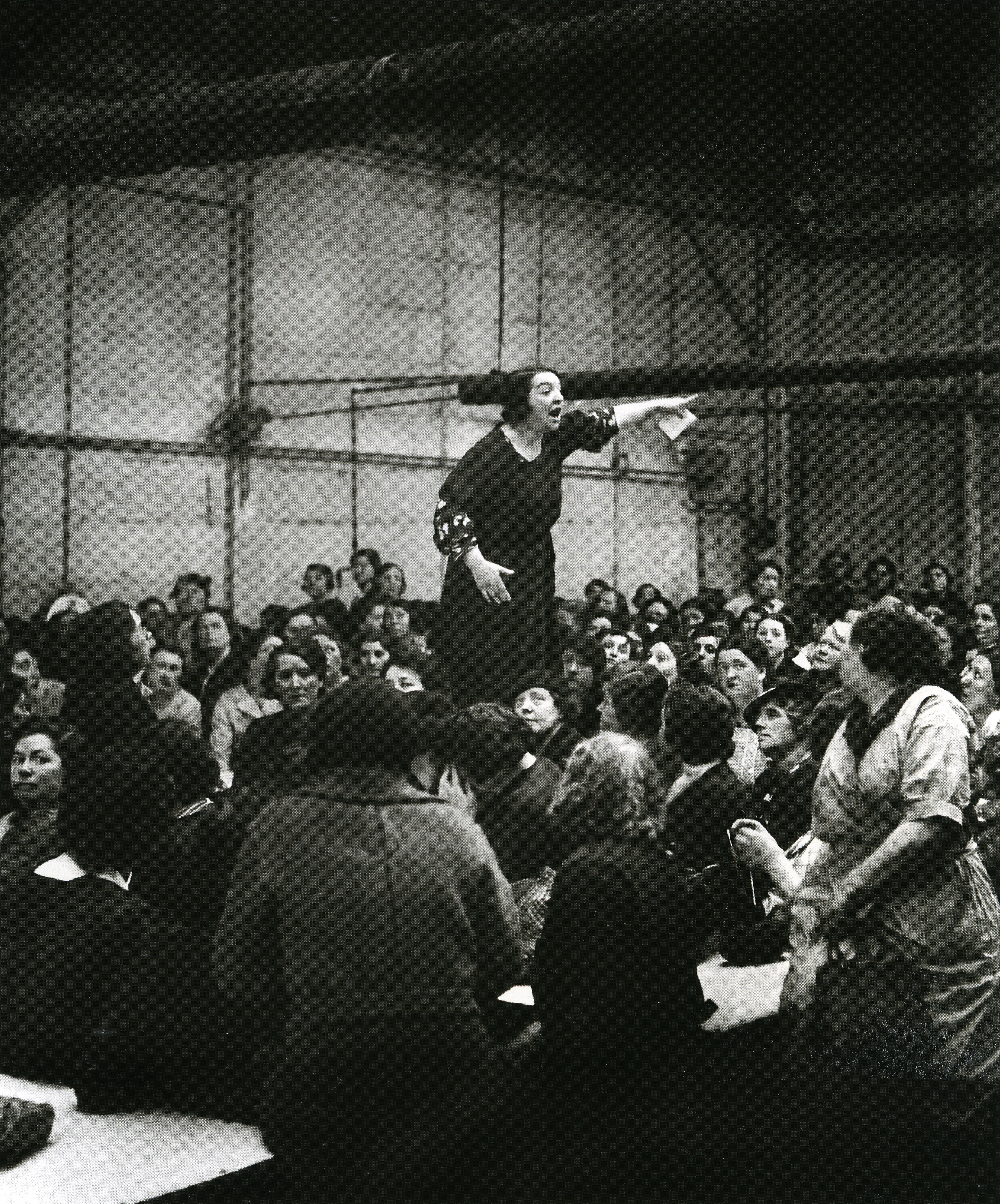 Ronis_Grève chez Citroën Javel, Paris, 1938_p24