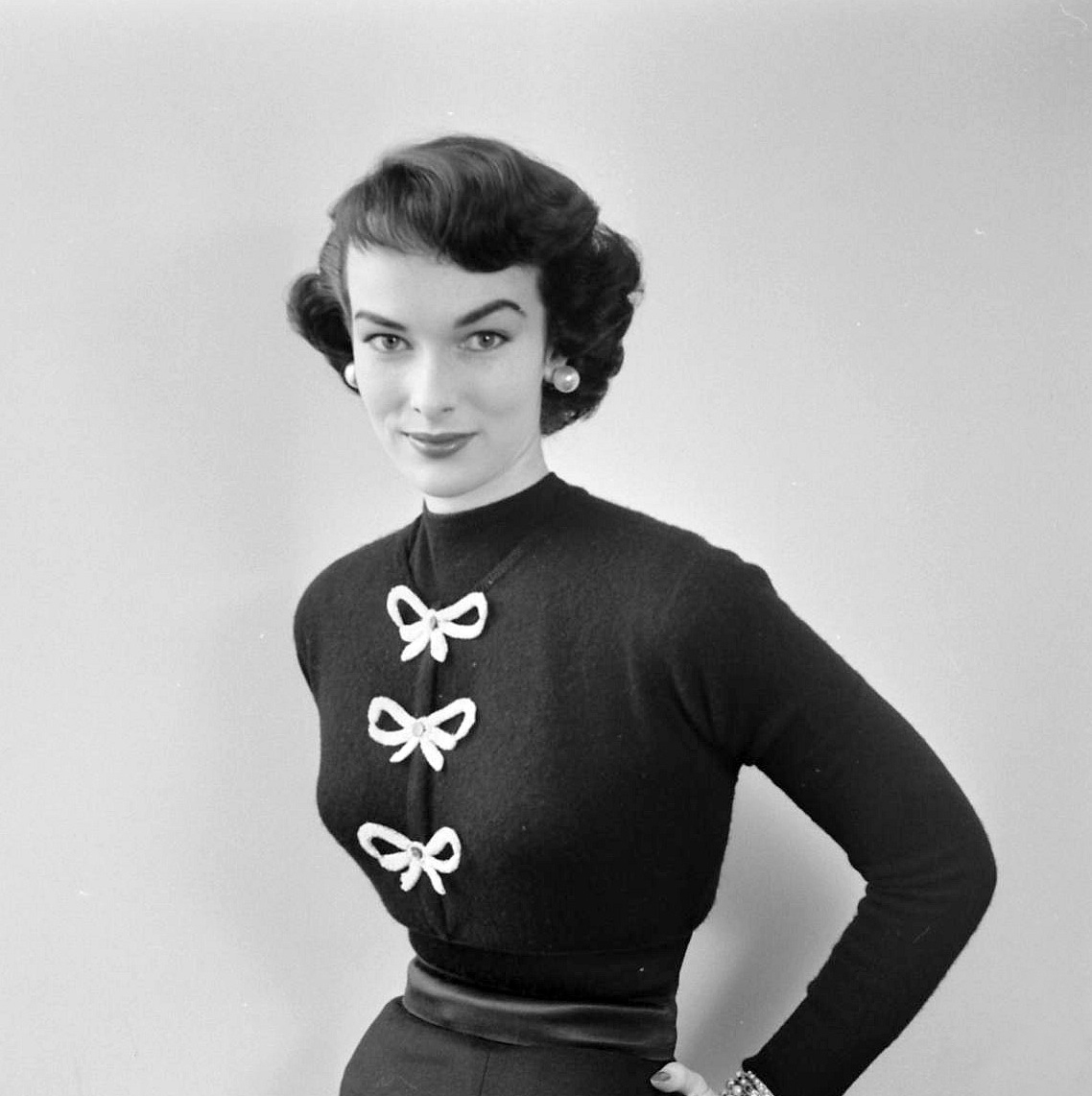 nina leen_victoria von hagen_sept 1952