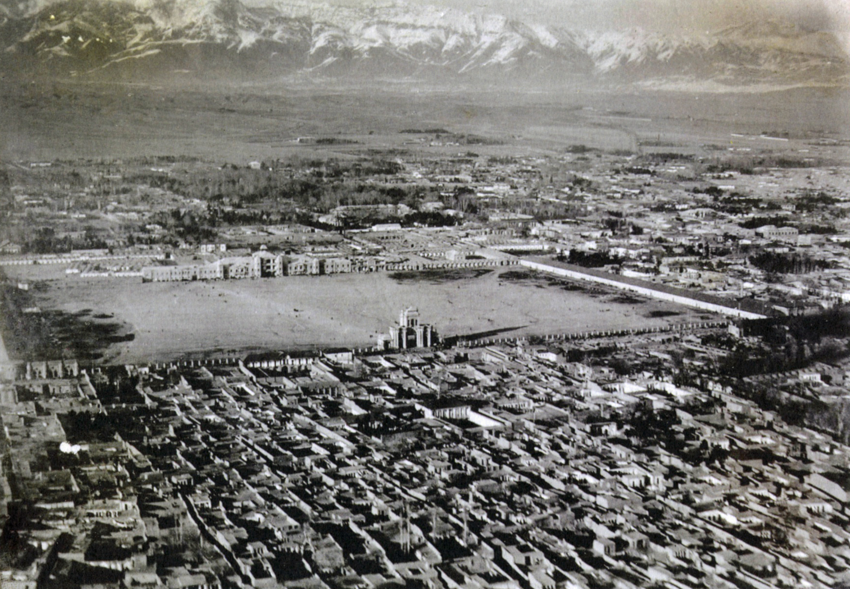 walter mittelholzer_meydan-e mashq (parade square), tehran, 1925_p95