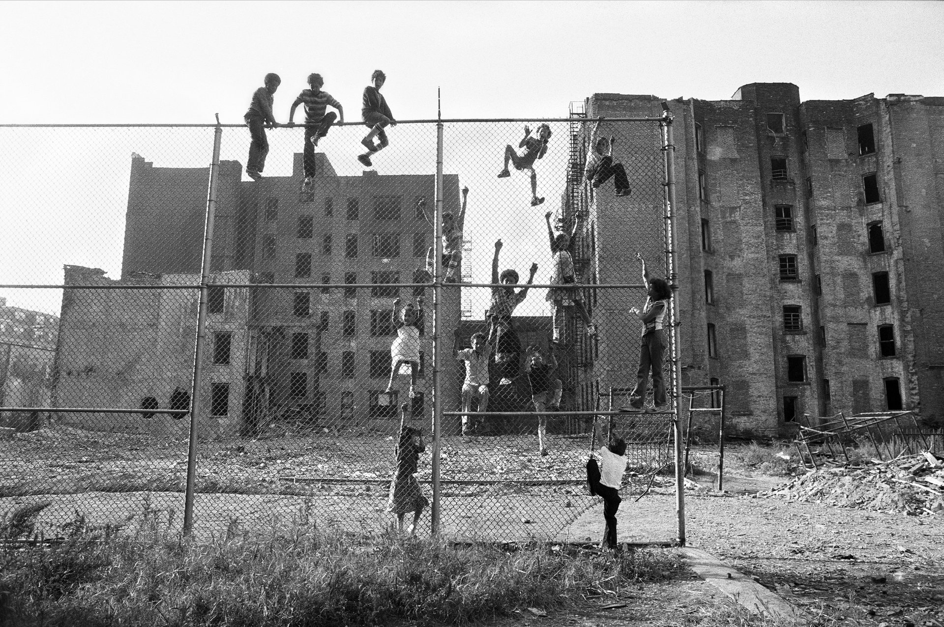 martha-cooper_fence, nyc, 1977-1980