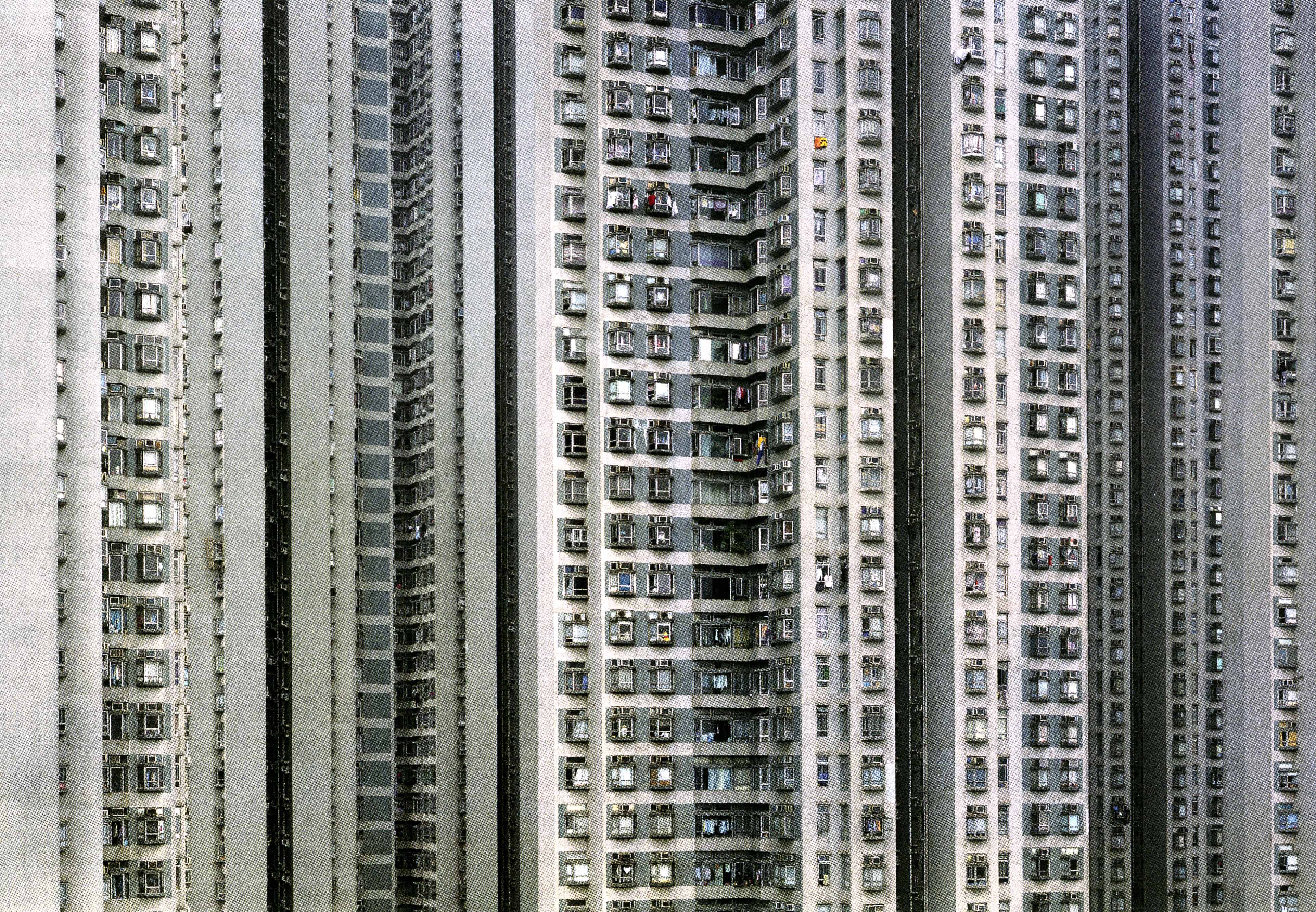 michael wolf_architecture of density no 115_hong kong, china, 2009_p66_R